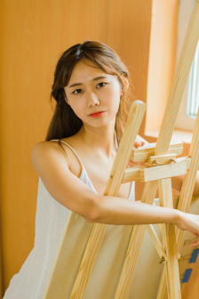 小野麻里亜